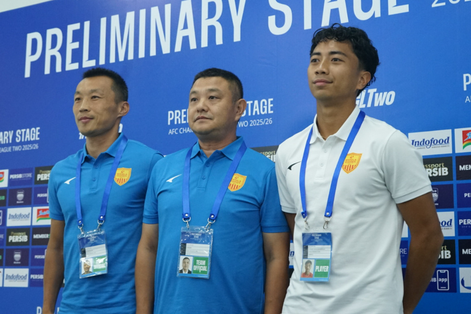 Liu Mengyang, Li Haijun, Zachary Ziggy Taningco. Foto: VIVAGOAL/Raffy.