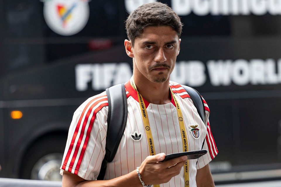 Berpotensi Ditinggal Veterannya, OGC Nice Bidik Fullback Benfica, Siapa?