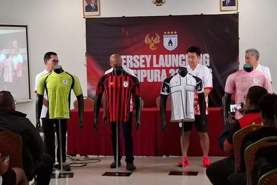 Persipura Jayapura Luncurkan Jersey Terbaru Dari Cendrawasih Karsa Untuk Musim 2025/26