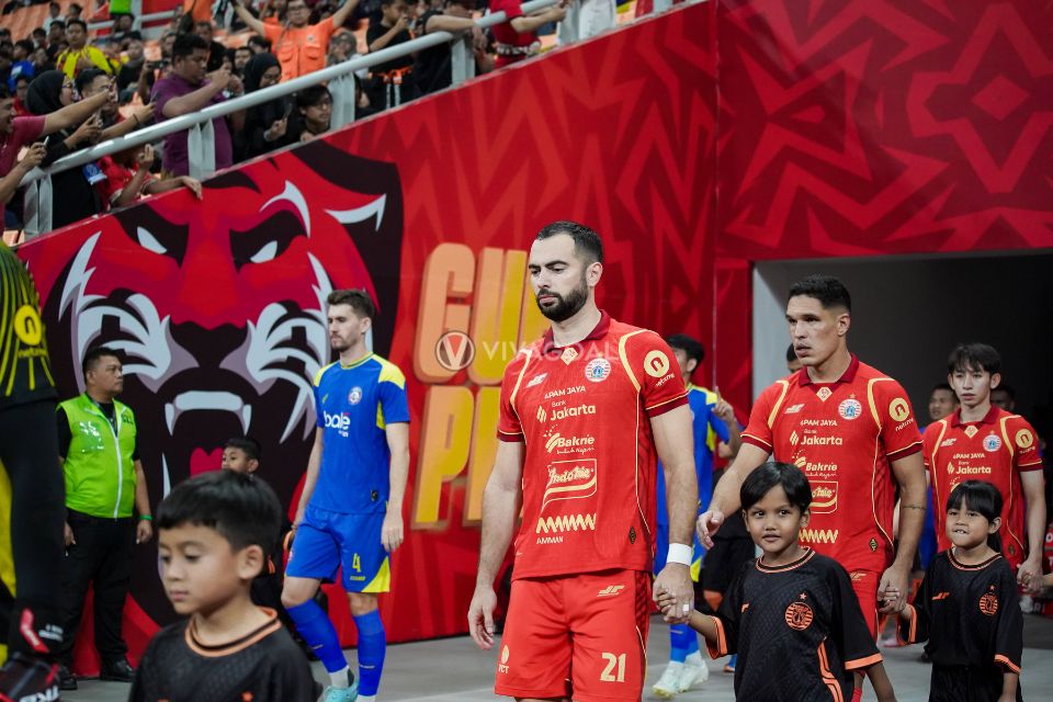 Solid di Lini Belakang Persija, Kluivert Panggil Jordi Amat dan Rizky Ridho ke Timnas