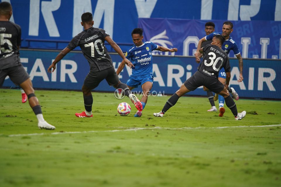 Bojan Hodak Optimis Persib Bisa Raih Poin Penuh Kontra Semen Padang