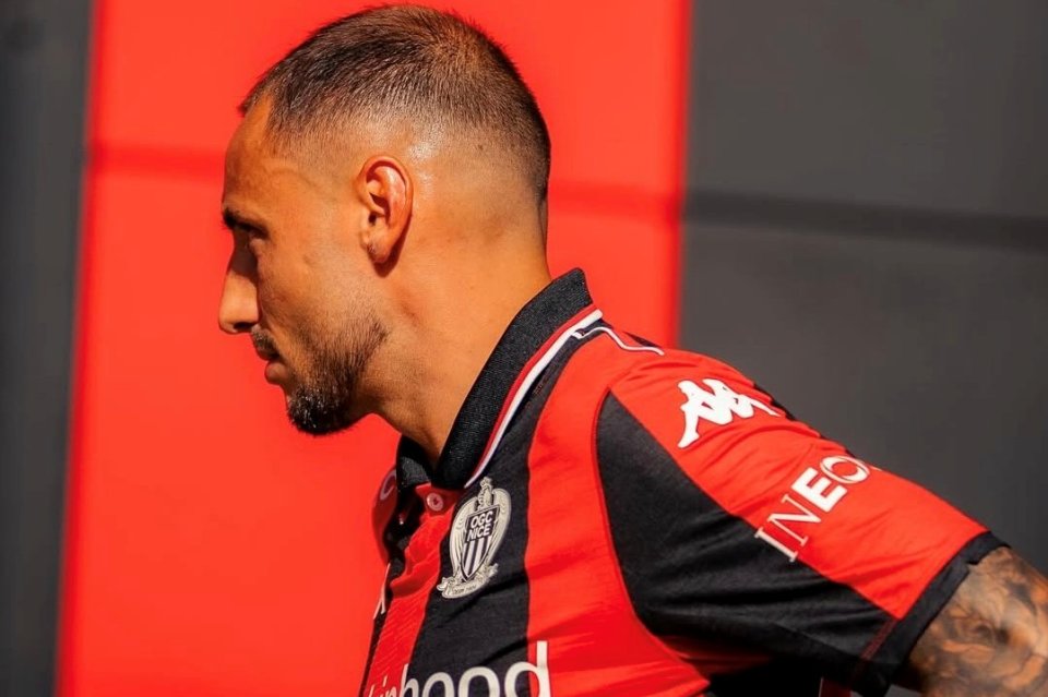 Meski Ingin Hengkang, Pendekatan Leverkusen untuk Fullback Veteran Nice Ditolak!