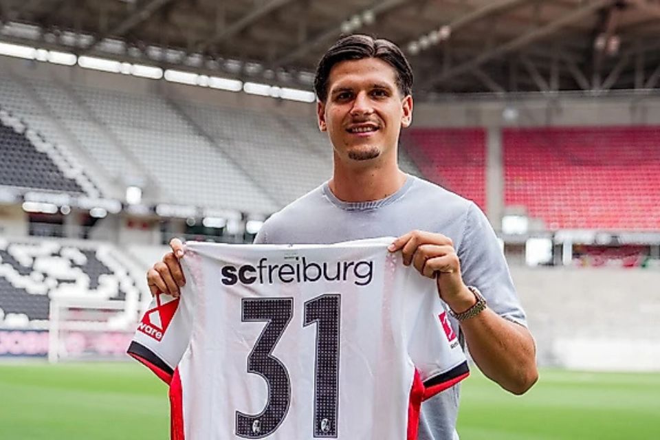 Sama Sekali Tak Terbebani, Striker Termahal Freiburg Justru Bangga dengan Statusnya