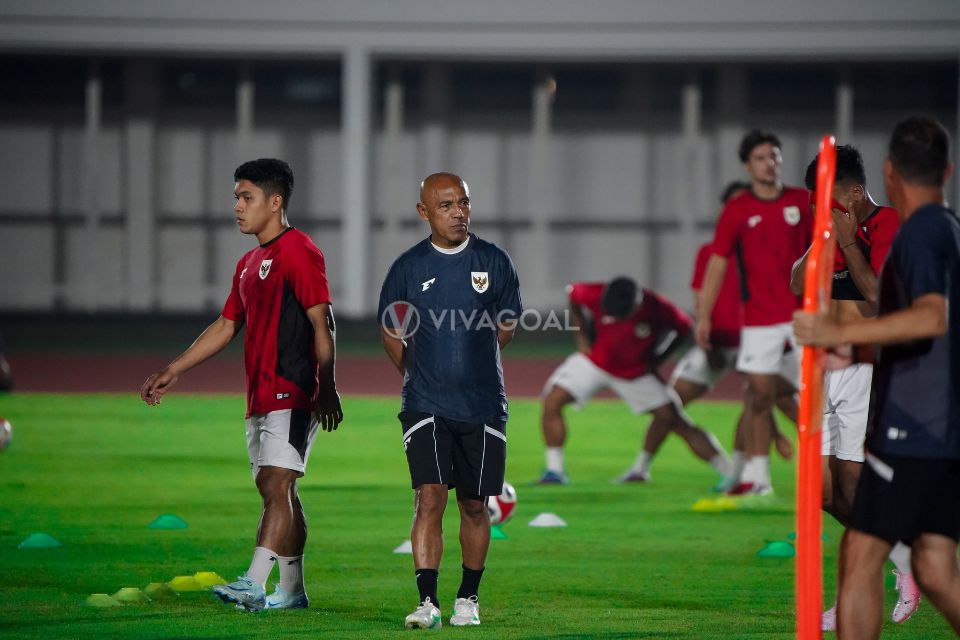 Pemain Timnas Harus Membayar Usaha Masyarakat Indonesia