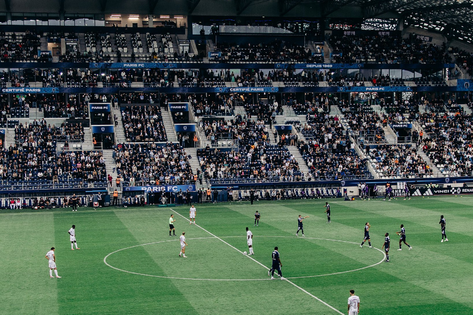 Suasana Pertandingan Paris FC.