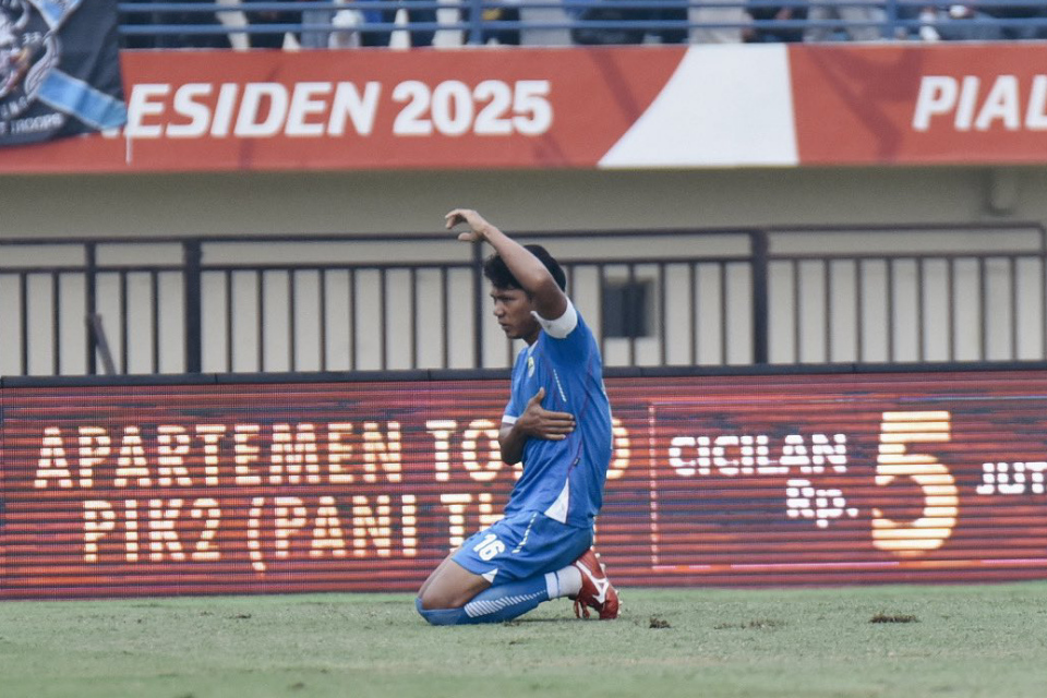 Achmad Jufriyanto mengalami cedera
