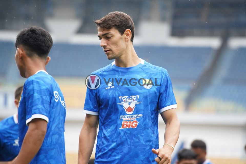 Bek Persib, Federico Barba.