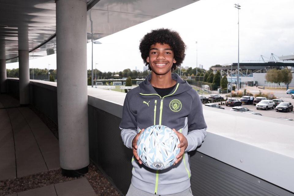 Demi Wonderkid 14 Tahun Milik Burnley, City Rela Keluarkan Rp 1 Miliar!