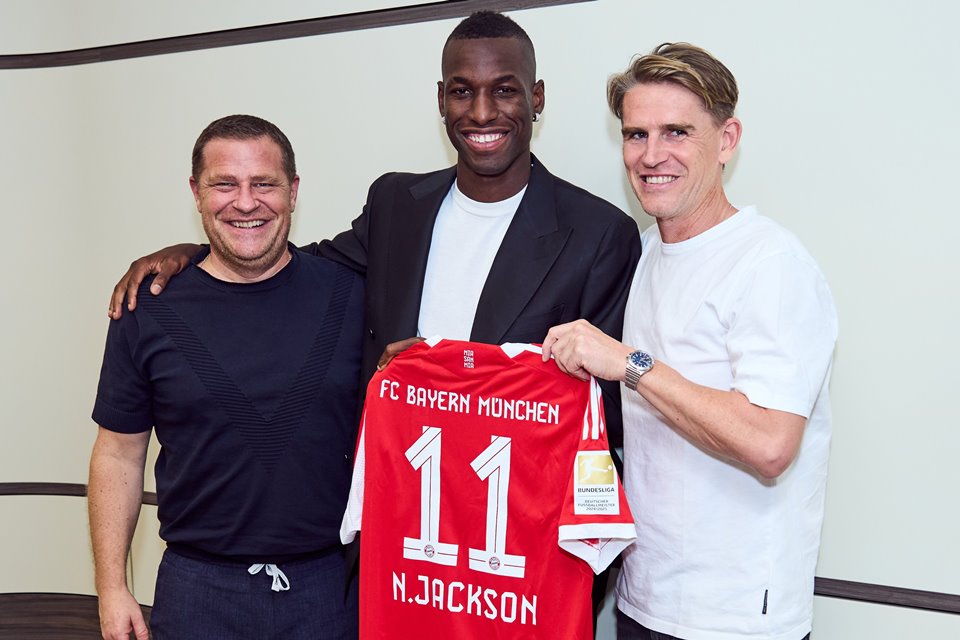 Transfer Kacau, Bos Bayern Segera Mundur?