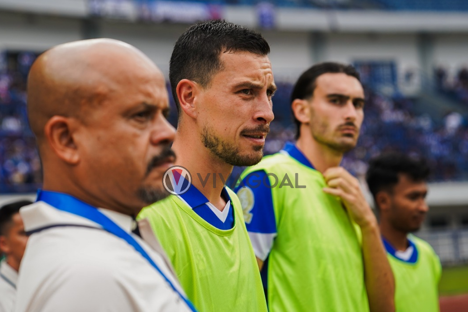 Thom Haye, Gelandang Persib.