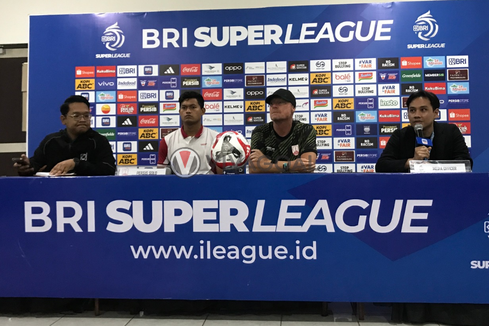 Sesi Jumpa Pers Persis Solo.