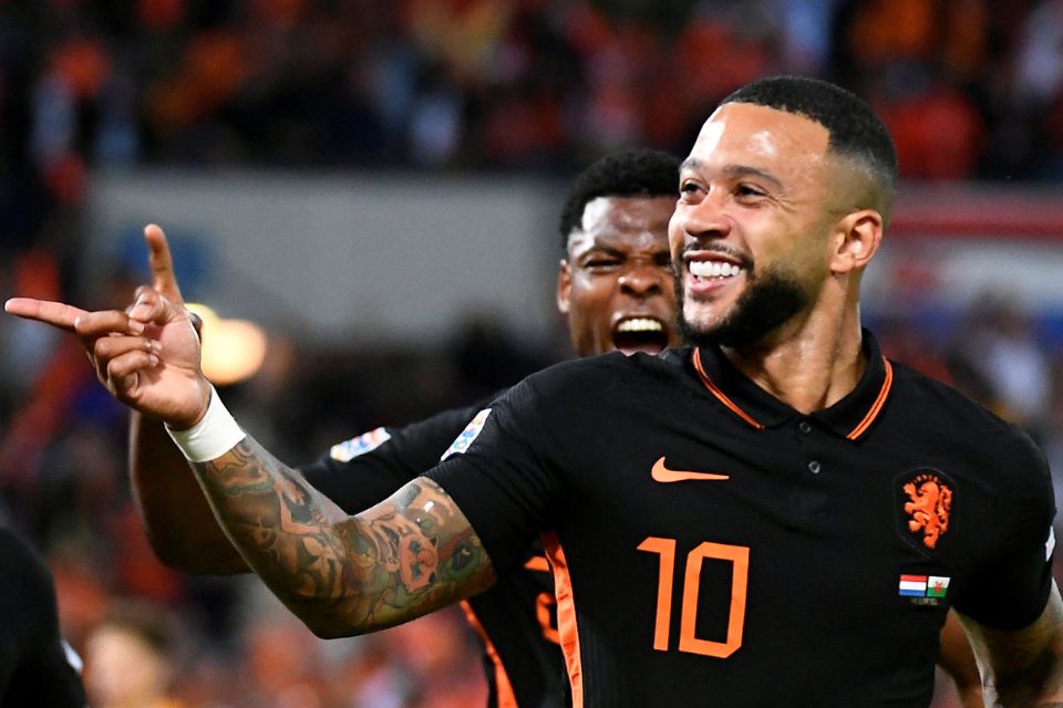 Paspornya Dicuri, Depay Dipastikan Telat Gabung Timnas Belanda