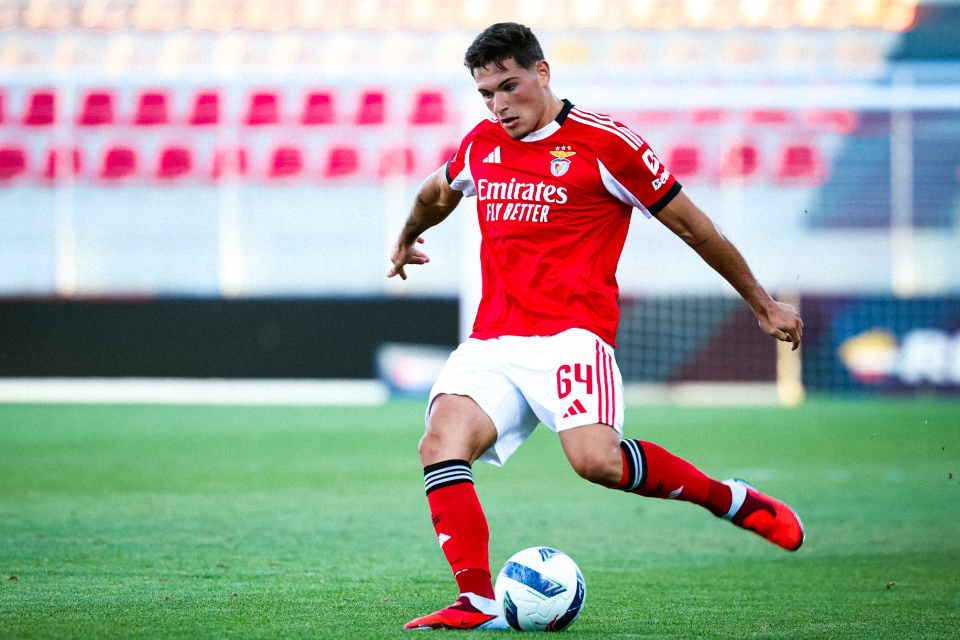 Goncalo Oliveira, Bek Benfica.
