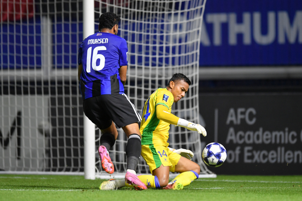 Teja Paku Alam, Kiper Persib.