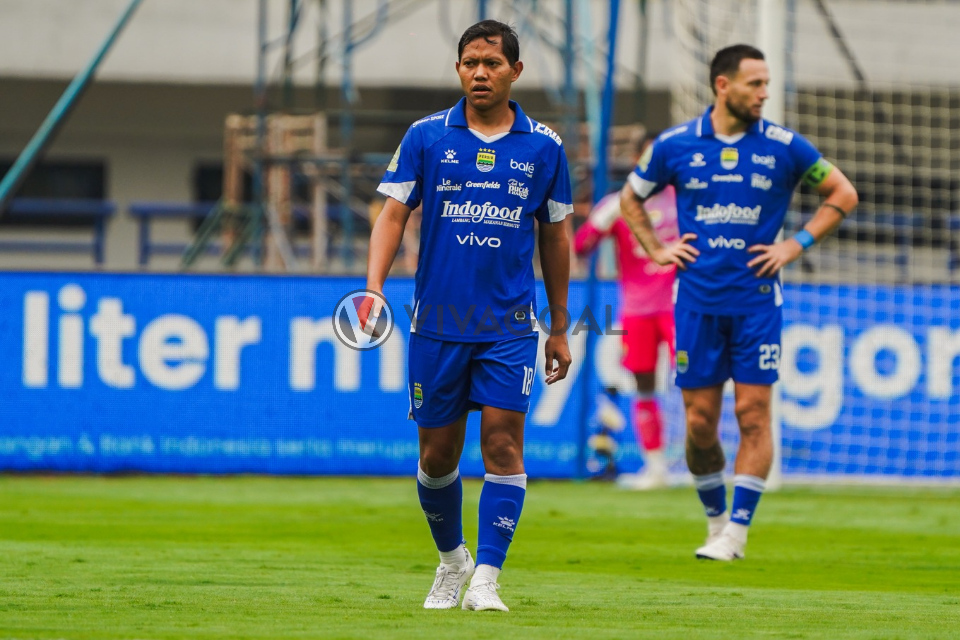 Gelandang Persib, Adam Alis.