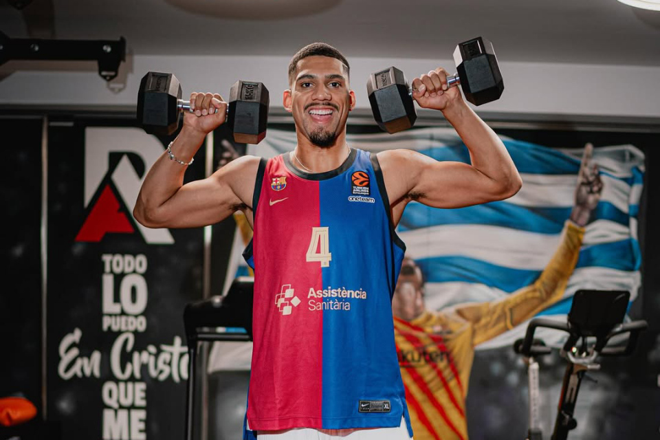 Bek Barcelona, Ronald Araujo.