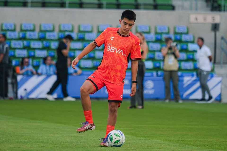 Gilberto Mora.