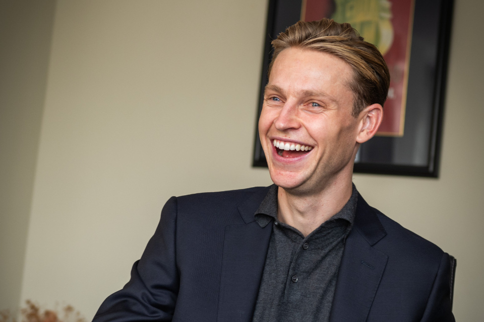 Gelandang Barcelona, Frenkie de Jong.