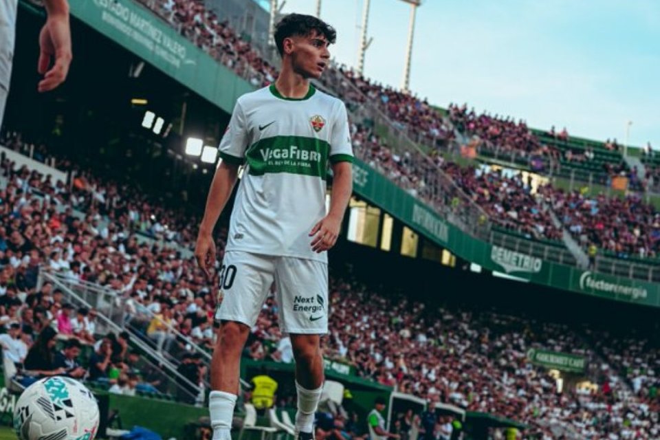 Barcelona Mulai Pantau Wonderkid Elche, Siapa?