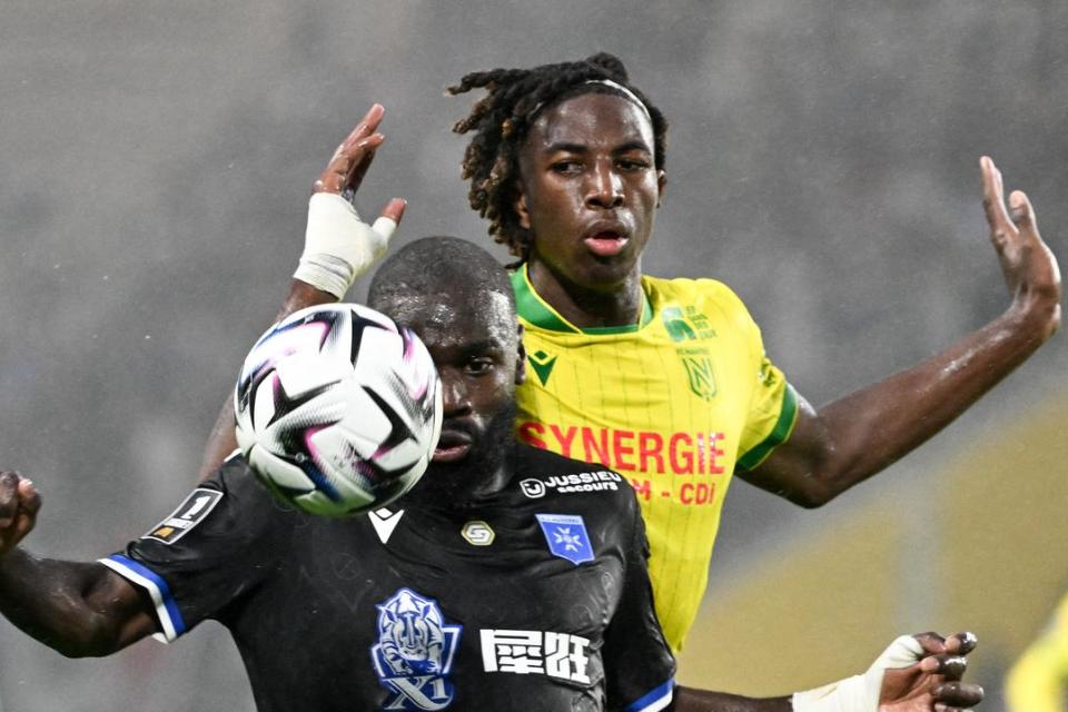 Baru 17 Tahun, Dua Tim Besar Eropa Mulai Pantau Wonderkid Nantes, Siapa Dia?