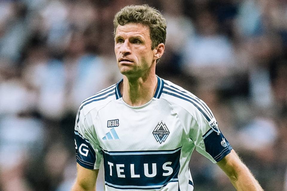 Jika Diperlukan Hansi Flick, Legenda Bayern Akui Siap Membelot ke Barcelona