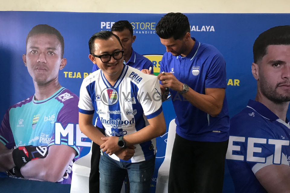 Teja Paku Alam dan Julio Cesar Ramaikan Pembukaan Persib Store Tasikmalaya