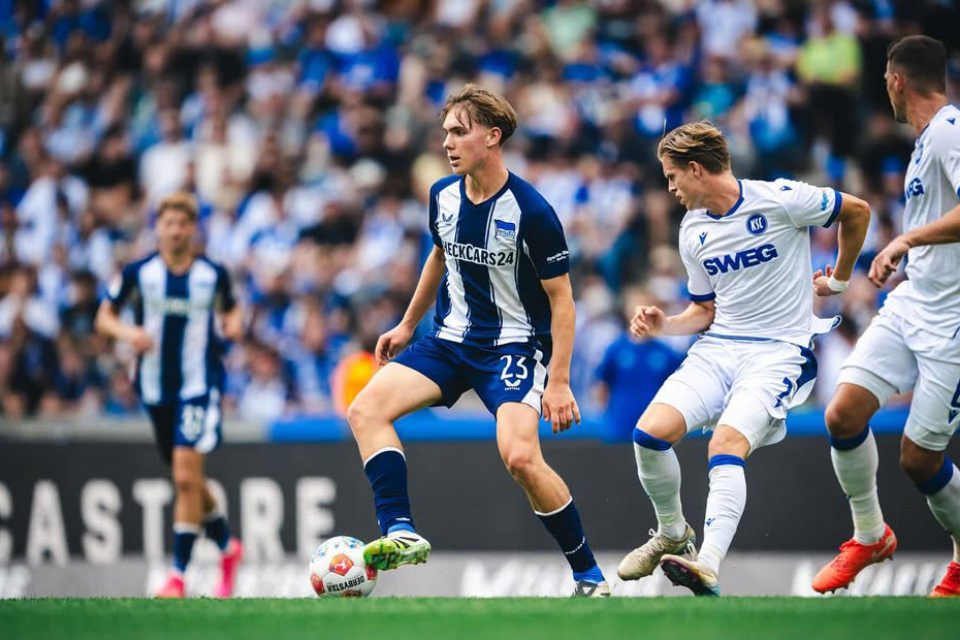 Gelandang Hertha Berlin, Kennet Eichhorn