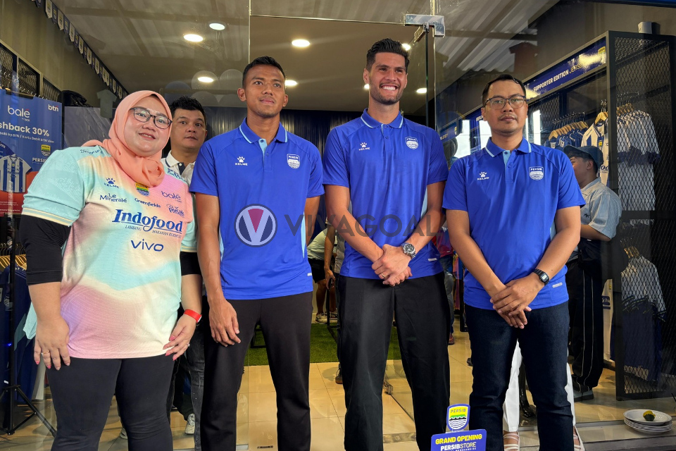 Teja Paku Alam dan Julio Cesar Ramaikan Pembukaan Persib Store Tasikmalaya