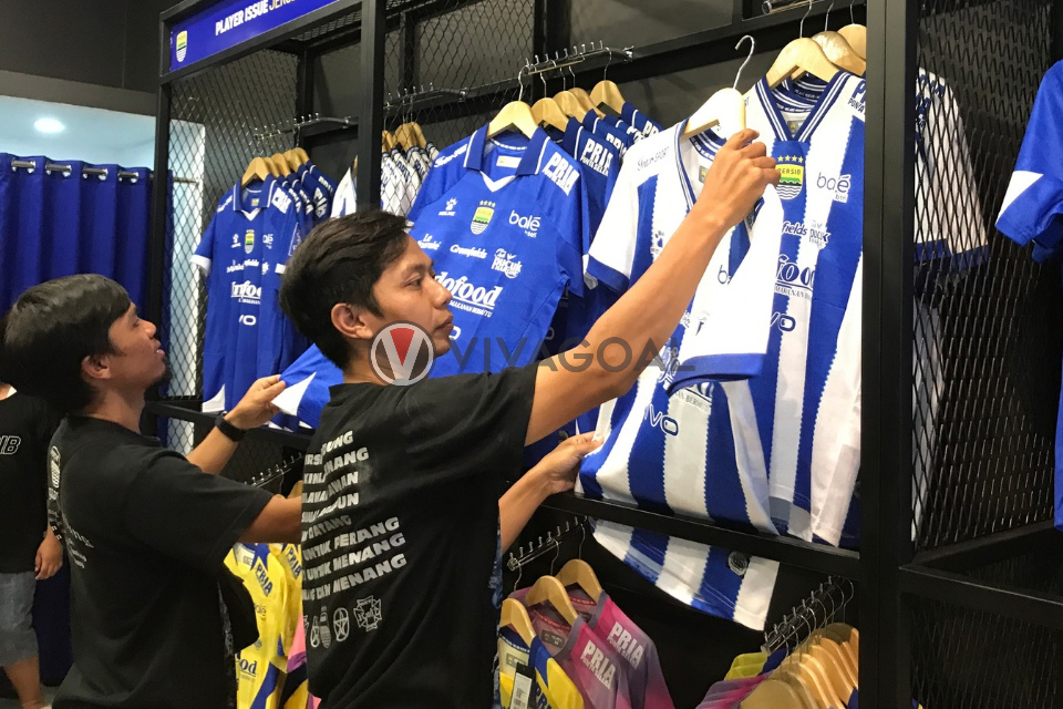 Teja Paku Alam dan Julio Cesar Ramaikan Pembukaan Persib Store Tasikmalaya