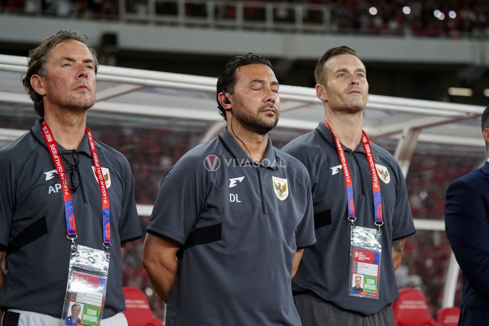 Resmi! Denny Landzaat Gabung Ajax Amsterdam Usai Bercerai Dengan Timnas Indonesia