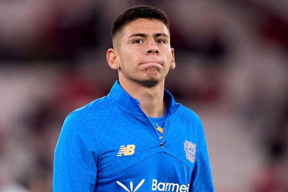 Echeverri Diminta Pulang ke Man City, Leverkusen Tetap Santai