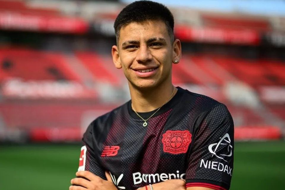Echeverri Diminta Pulang ke Man City, Leverkusen Tetap Santai