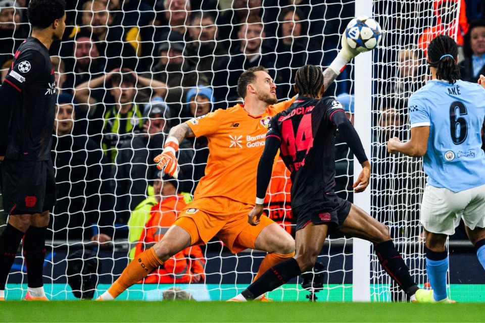Maaf Man City, Apotek Leverkusen Tutup Berkat Mark Flekken