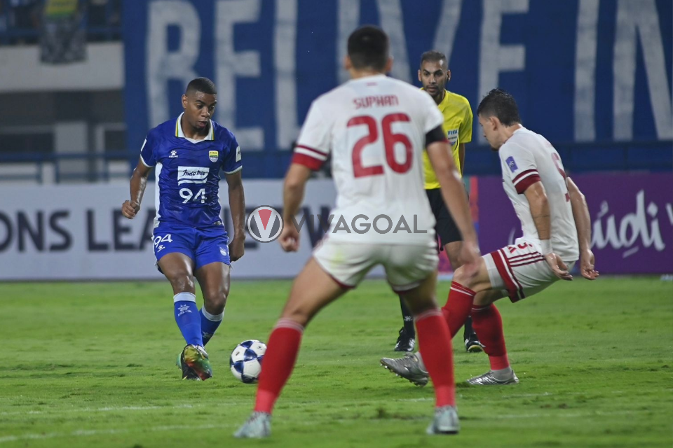 Penyerang Persib, Uilliam Barros