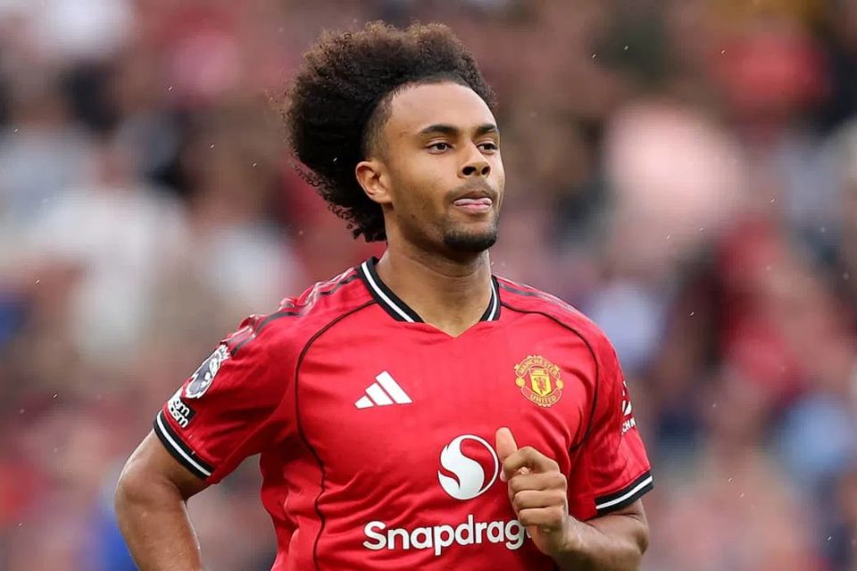 Zirkzee Tertarik Gabung AS Roma, Man United Belum Beri Izin