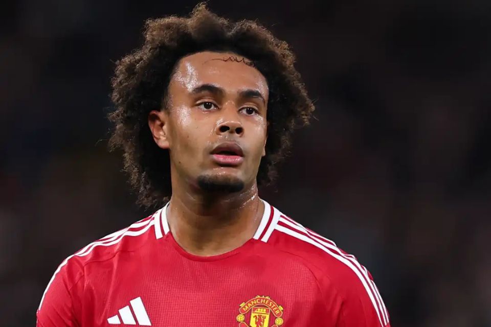 Zirkzee Tertarik Gabung AS Roma, Man United Belum Beri Izin