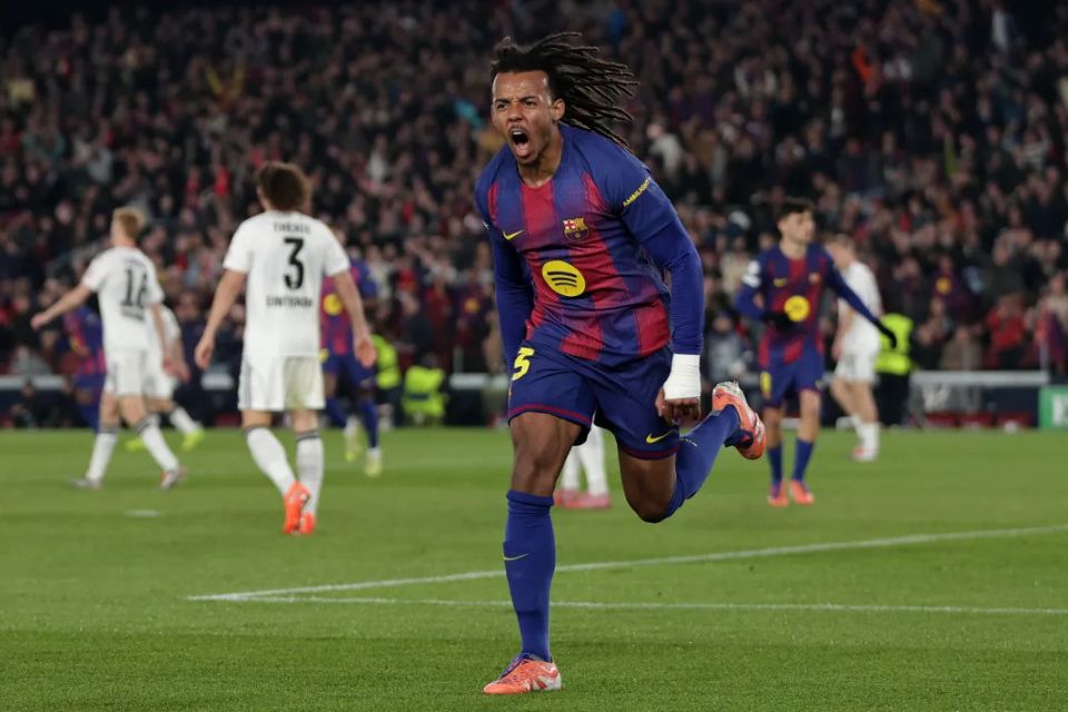 Flick Akui Barcelona Susah-Payah Menang dari Frankfurt
