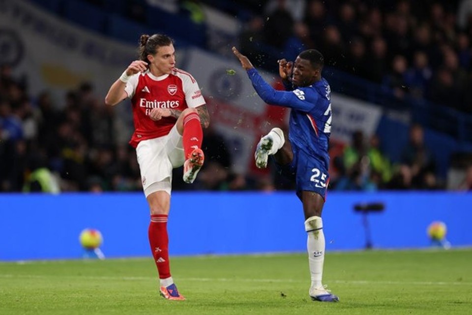 Calafiori Caicedo Chelsea Arsenal