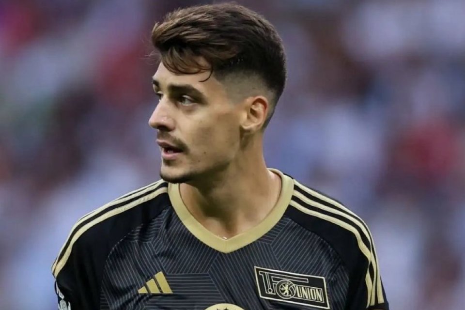 Selain Schlotterbeck, Bek Union Berlin Juga Ada di Radar Barcelona?