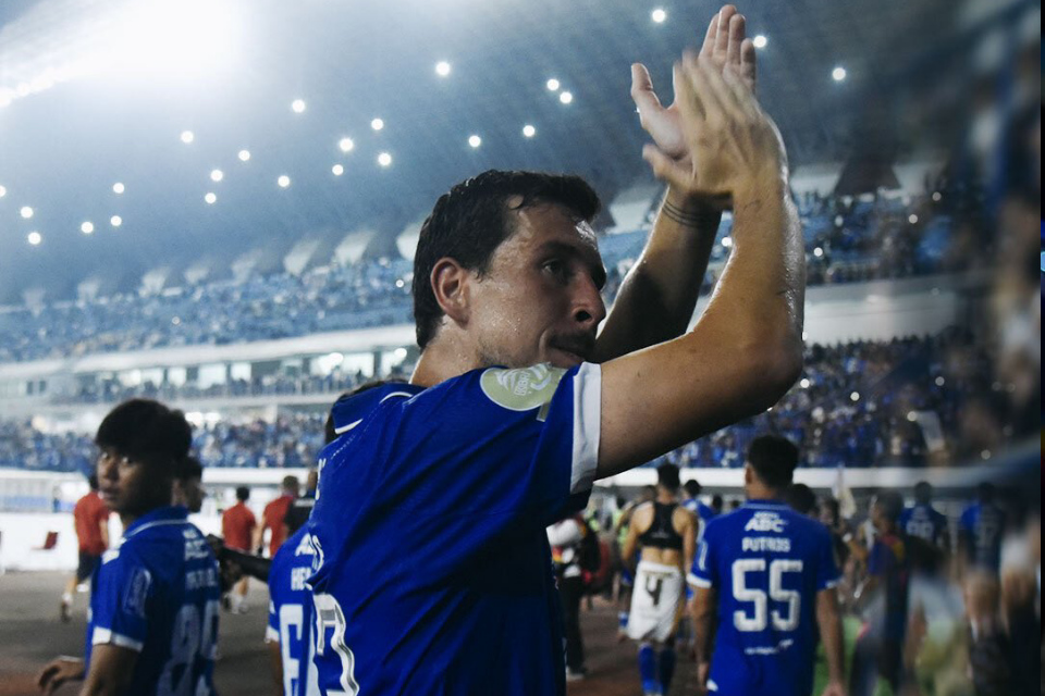 Semringahnya Thom Haye Usai Catatkan Gol Perdananya Bersama Persib
