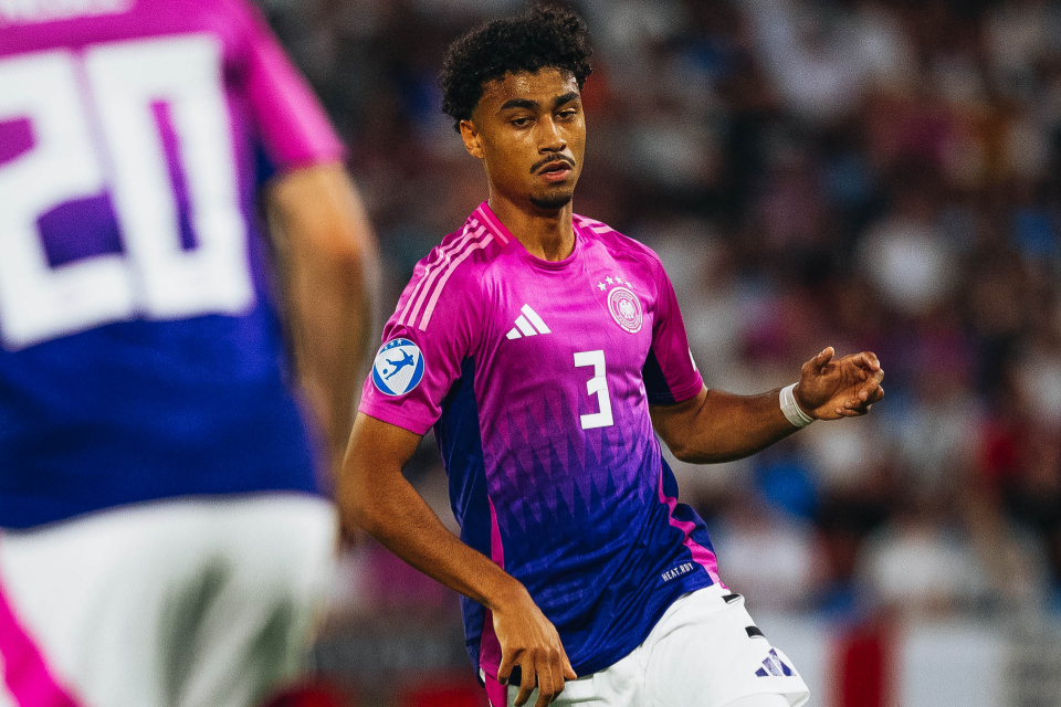 Bek Sayap Jerman, Nathaniel Brown Jadi Rebutan Real Madrid dan Barcelona