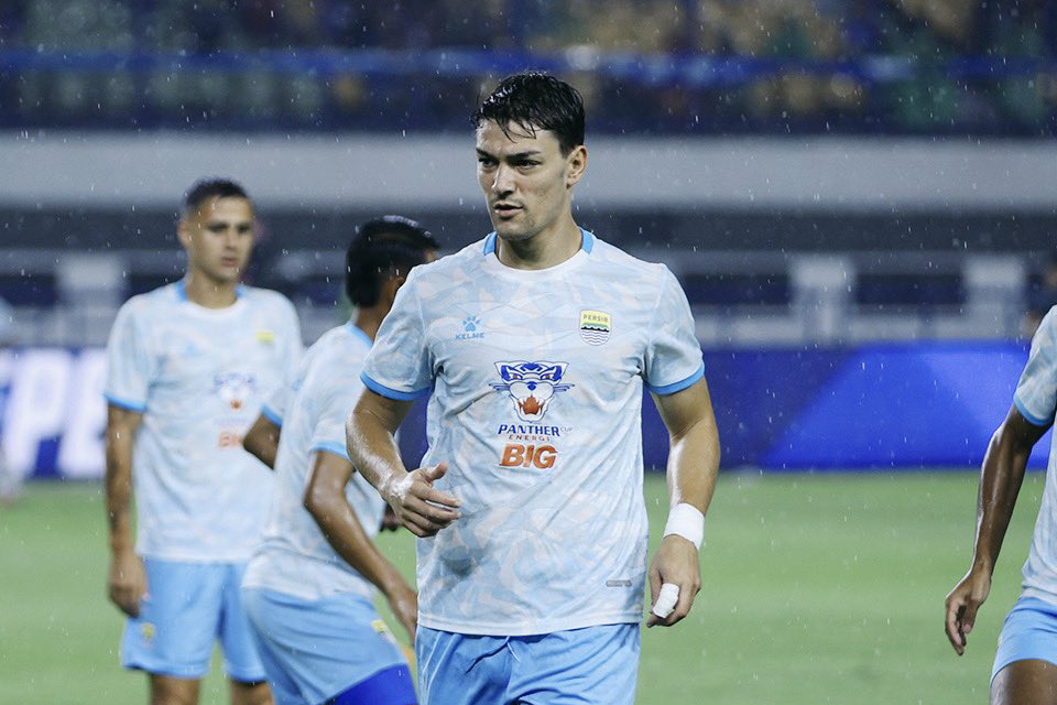 Bek Persib, Federico Barba
