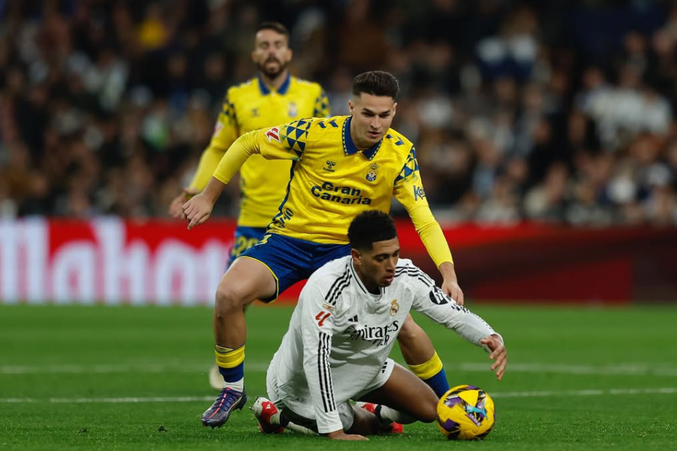 Barcelona Dikaitkan Dengan Bek Muda Potensial Milik Las Palmas, Mika Marmol