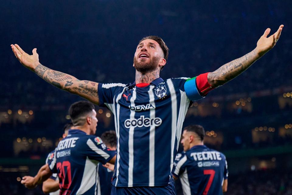 Jawaban Pelatih Baru OGC Nice Soal Rumor Perekrutan Sergio Ramos dan Ben Davies