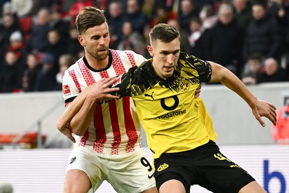 Demi Jaga Schlotterbeck, Dortmund Siapkan Jurus Ampuh untuk Usir Tim Peminat