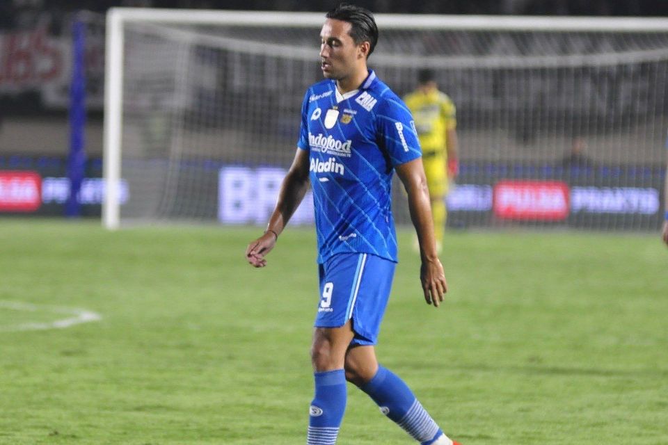 5 Fakta Pemain yang Pernah Memperkuat Persib dan PSM