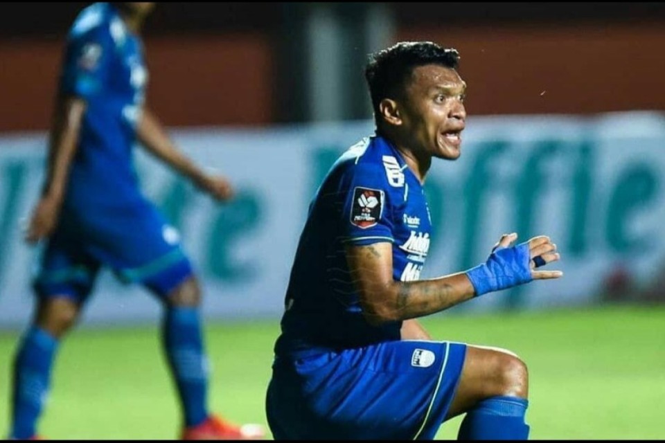 5 Fakta Pemain yang Pernah Memperkuat Persib dan PSM