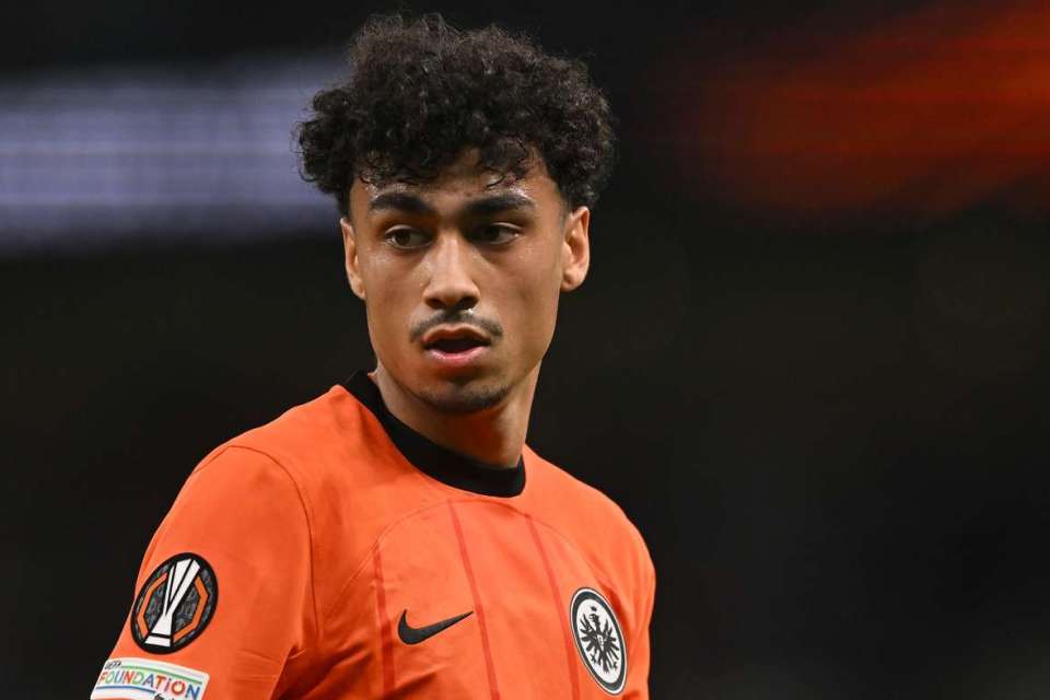 Perkuat Pertahanan, Madrid Hidupkan Minat Pada Pilar Frankfurt