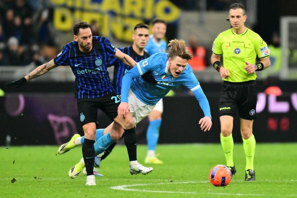 Calhanoglu McTominay Inter Napoli