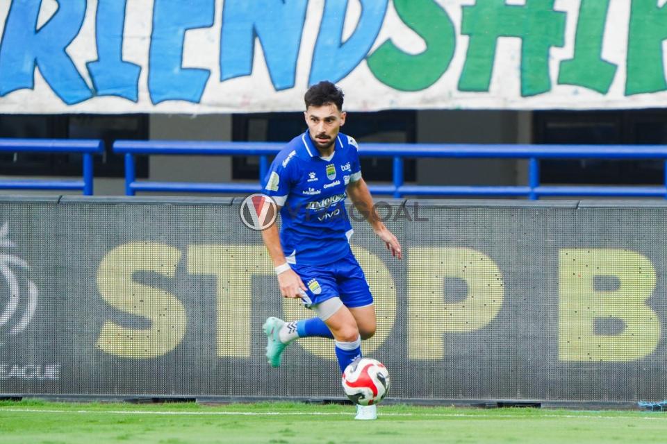 Karena Hal Ini, Bek Persib, Frans Putros Pilih Kesampingkan Persija